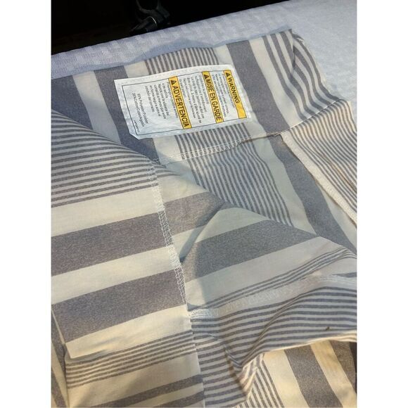 Playpen crib bedding sheet gray white stripes 26"x39" - Picture 4 of 5